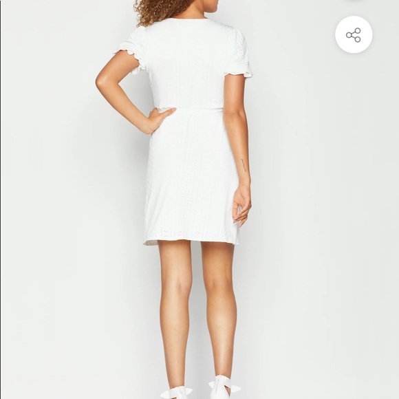 BCBGeneration
SURPLICE POINTELLE WRAP DRESS - Picture 2 of 6